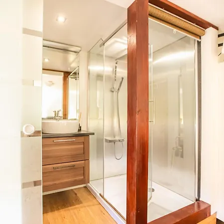 Schwedenkreuz ゲストハウス ライメラート